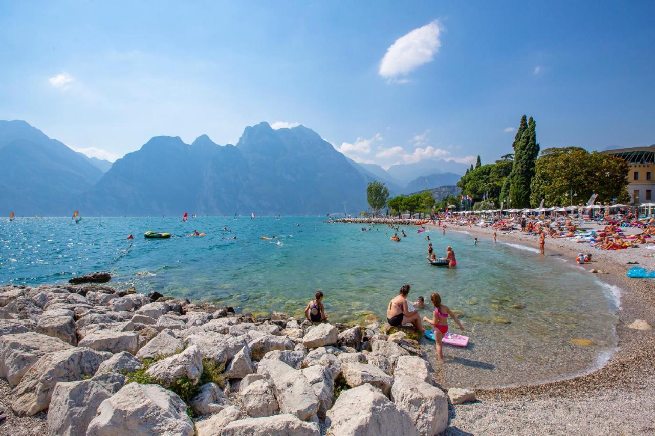 Balcone Sui Tigli Few Min From The Lake - Happy Rentals Riva del Garda Bagian luar foto